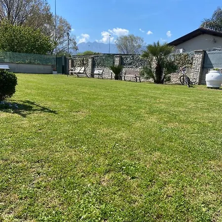 Camera Con Giardino E Piscina
